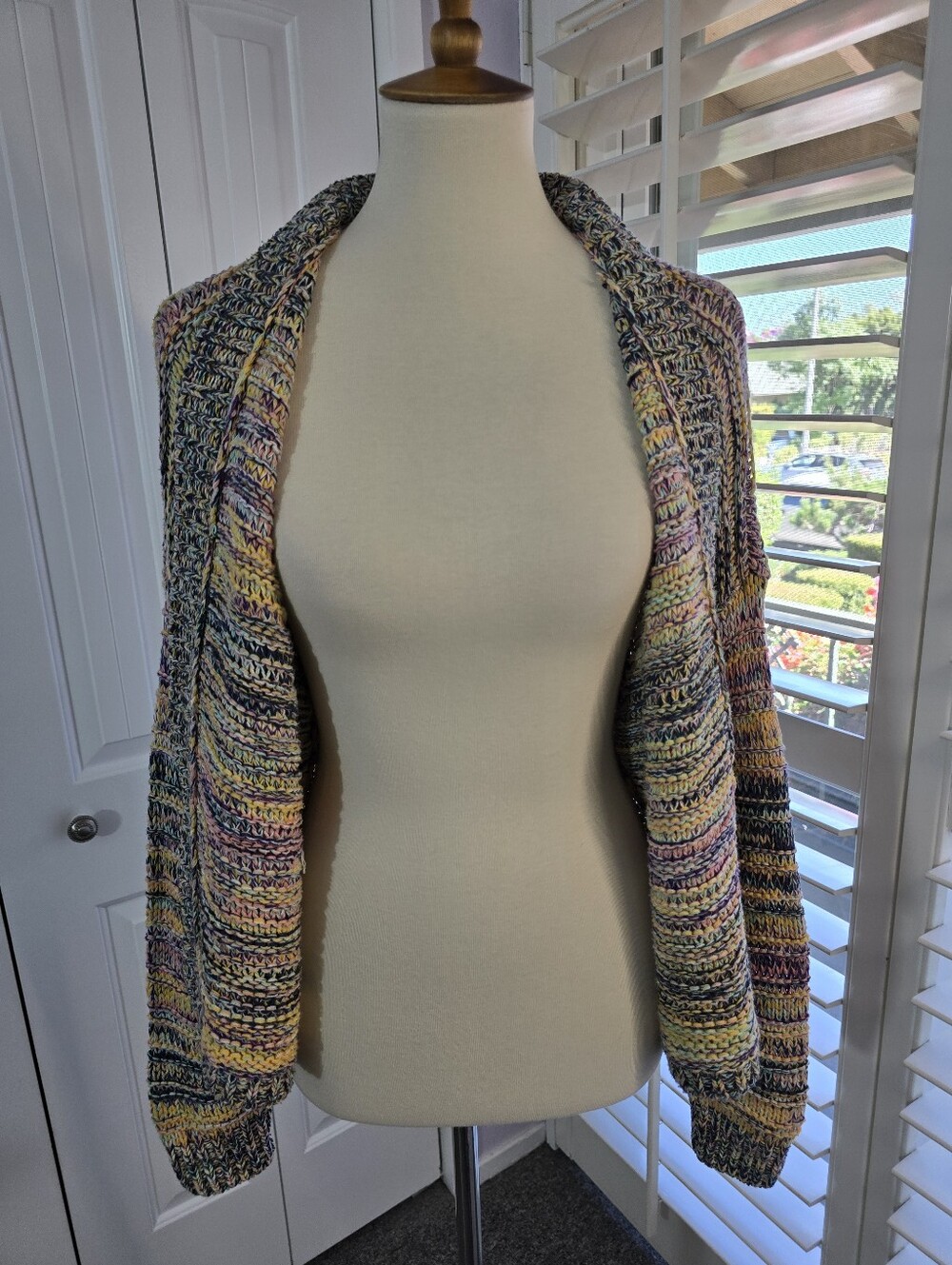 Ambercrombie & Fitch Multicolor Knit Button-Front Women’s Sweater Cardigan - Picture 2 of 9